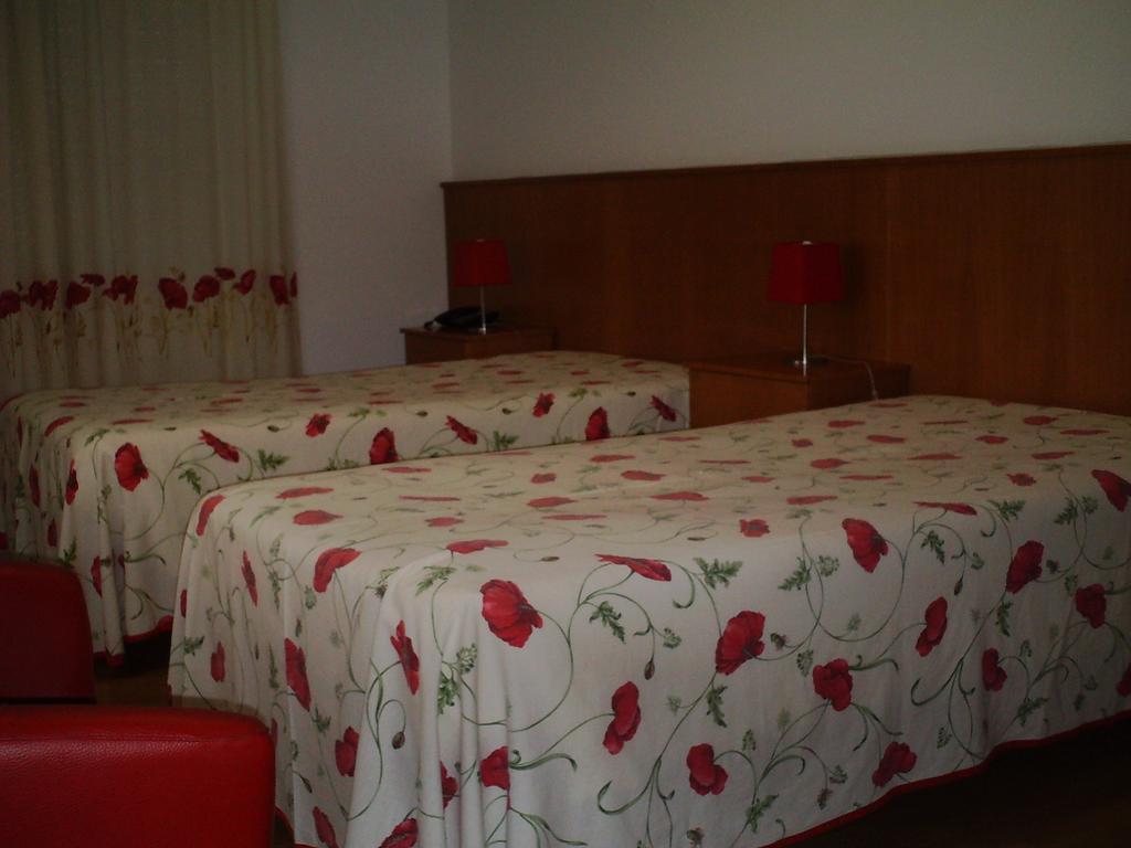 Hotel Serafim Almodovar Bagian luar foto