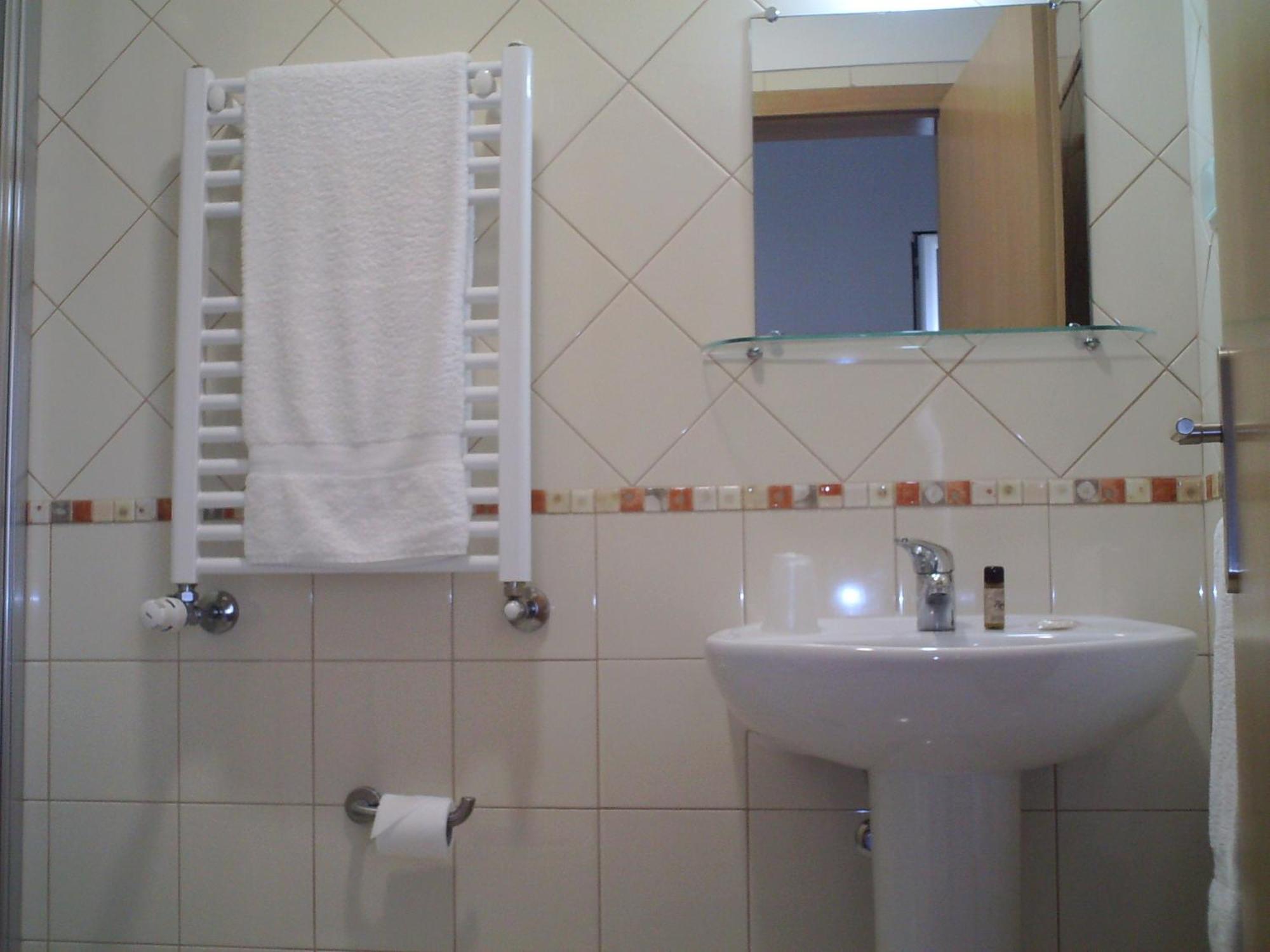 Hotel Serafim Almodovar Bagian luar foto