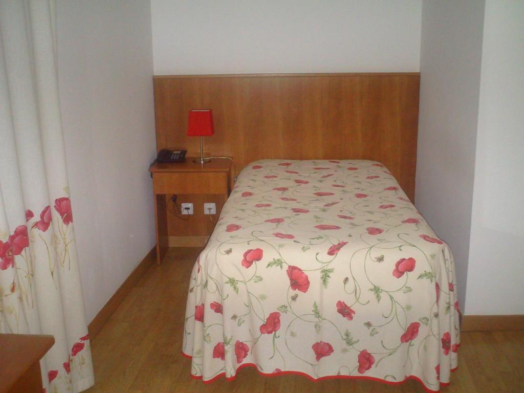 Hotel Serafim Almodovar Ruang foto